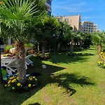 아파트 The Nest - 1bd In Sunny By Flat Mаnаger 써니비치